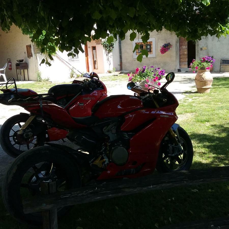 Casa Vacanze Podere Ugolini Ronta Luaran gambar